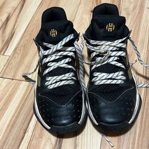 I am selling James Hardened basketball